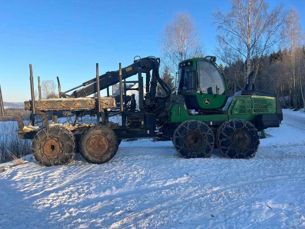 John Deere 1110 G - شاحنات نقل الأخشاب في الغابات: صور 4 John Deere 1110 G - شاحنات نقل الأخشاب في الغابات: صور 4