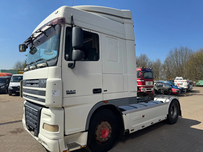 DAF XF 105.460 **EURO 5-RETARDER** - شاحنة جرار: صور 1 DAF XF 105.460 **EURO 5-RETARDER** - شاحنة جرار: صور 1