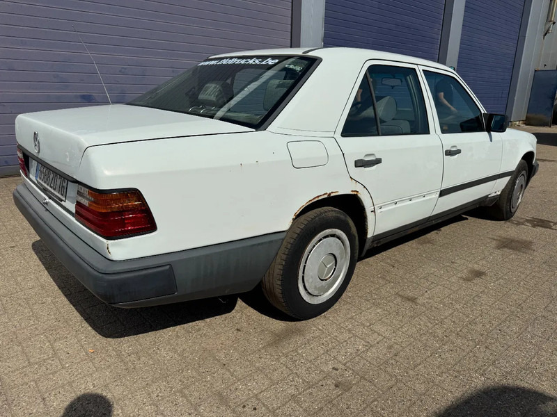 Mercedes-Benz 200-serie **W124-250D** - سيدان: صور 4 Mercedes-Benz 200-serie **W124-250D** - سيدان: صور 4