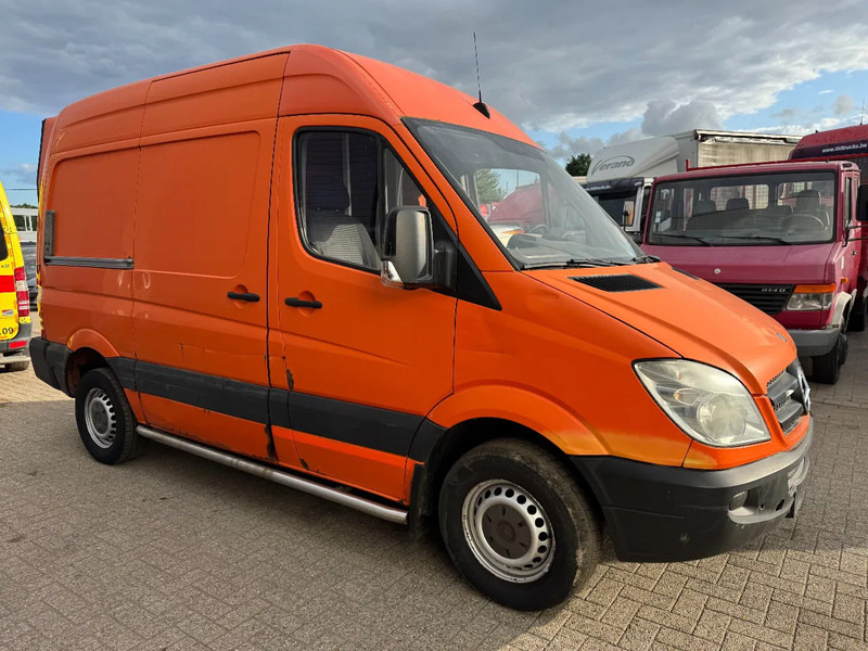 Mercedes-Benz Sprinter 310 **LIFT-HAYON-LBW** - فان: صور 3 Mercedes-Benz Sprinter 310 **LIFT-HAYON-LBW** - فان: صور 3
