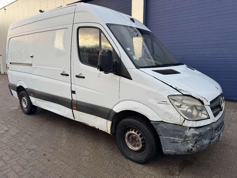 Mercedes-Benz Sprinter 310 - فان المدمجة: صور 3 Mercedes-Benz Sprinter 310 - فان المدمجة: صور 3