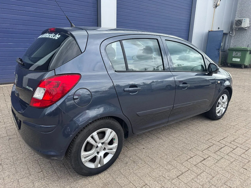 Opel Corsa **EURO4-AIRCO** - سيدان: صور 4 Opel Corsa **EURO4-AIRCO** - سيدان: صور 4