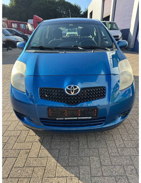 Toyota Yaris **PETROL-ESSENCE-AC** - هاتشباك: صور 2 Toyota Yaris **PETROL-ESSENCE-AC** - هاتشباك: صور 2