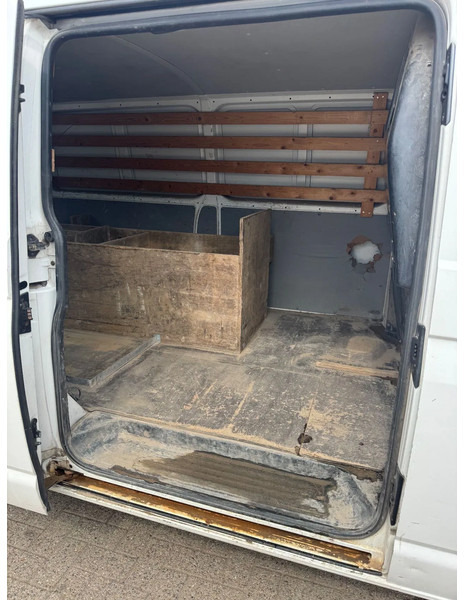 Volkswagen Transporter **2,0-AC-KLIMA** - فان المدمجة: صور 4 Volkswagen Transporter **2,0-AC-KLIMA** - فان المدمجة: صور 4