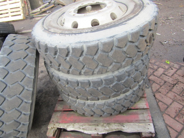 295/80/22.5 ‘ALCOA’ (6) BUDGET TRACK GRIT TYRES ONLY 4 TYRES GOOD - الإطارات - شاحنة: صور 4 295/80/22.5 ‘ALCOA’ (6) BUDGET TRACK GRIT TYRES ONLY 4 TYRES GOOD - الإطارات - شاحنة: صور 4