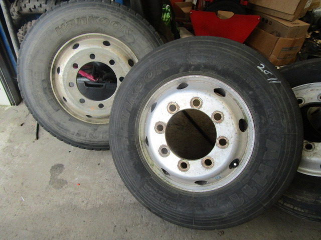 ALCOA ALLOYS (2) 19.5 8 STUD TYRES OUTDATED - الإطارات - شاحنة: صور 2 ALCOA ALLOYS (2) 19.5 8 STUD TYRES OUTDATED - الإطارات - شاحنة: صور 2