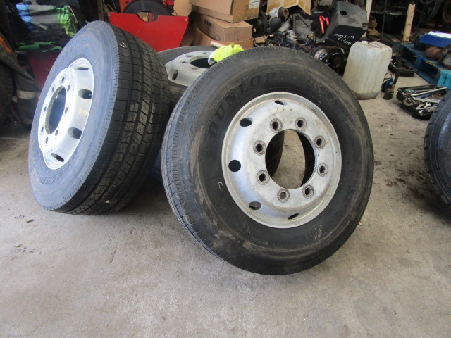 ALCOA ALLOYS (6) 19.5 8 STUD WITH 285/70/19.5 TYRES 4X REAR HANKOOK, 2X FRONT DUNLOP 2017 30mm HOLES ONLY COVERED 5000KM - الإطارات - شاحنة: صور 1 ALCOA ALLOYS (6) 19.5 8 STUD WITH 285/70/19.5 TYRES 4X REAR HANKOOK, 2X FRONT DUNLOP 2017 30mm HOLES ONLY COVERED 5000KM - الإطارات - شاحنة: صور 1