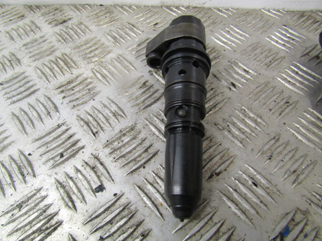 Cummins E14 INJECTORS (6) PART NO 3077718 - نظام الوقود - شاحنة: صور 2 Cummins E14 INJECTORS (6) PART NO 3077718 - نظام الوقود - شاحنة: صور 2