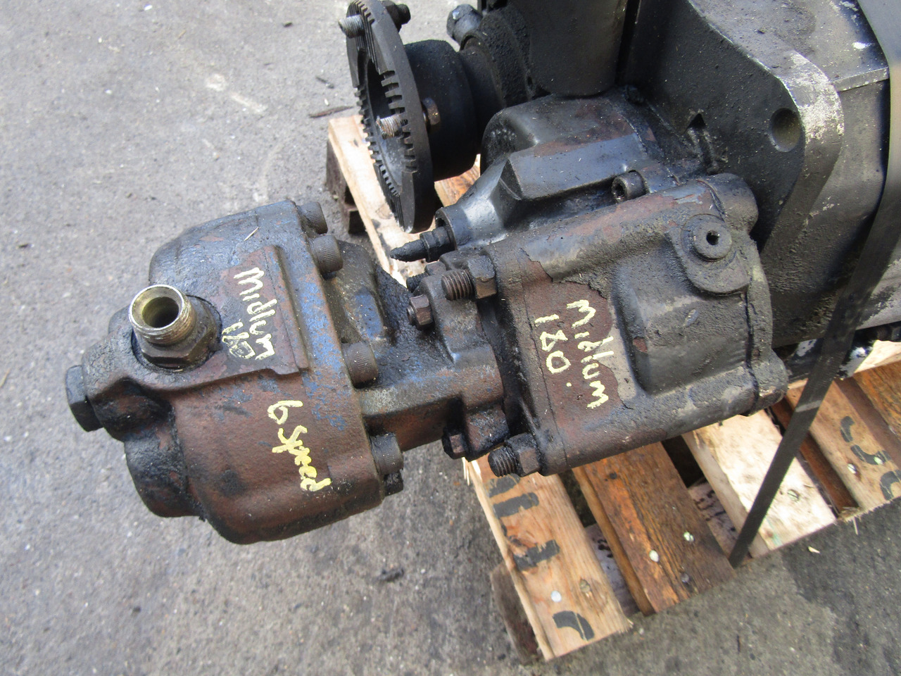 EATON 6 SPEED PTO (5206B GEARBOX) - علم السوائل المتحركة - شاحنة: صور 1 EATON 6 SPEED PTO (5206B GEARBOX) - علم السوائل المتحركة - شاحنة: صور 1