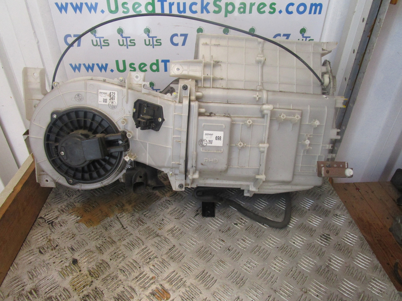ISUZU N75 4HK1 COMPLETE HEATER MATRIX DENSO P/NO 443210-2982 - المحرك و قطع الغيار - شاحنة: صور 1 ISUZU N75 4HK1 COMPLETE HEATER MATRIX DENSO P/NO 443210-2982 - المحرك و قطع الغيار - شاحنة: صور 1