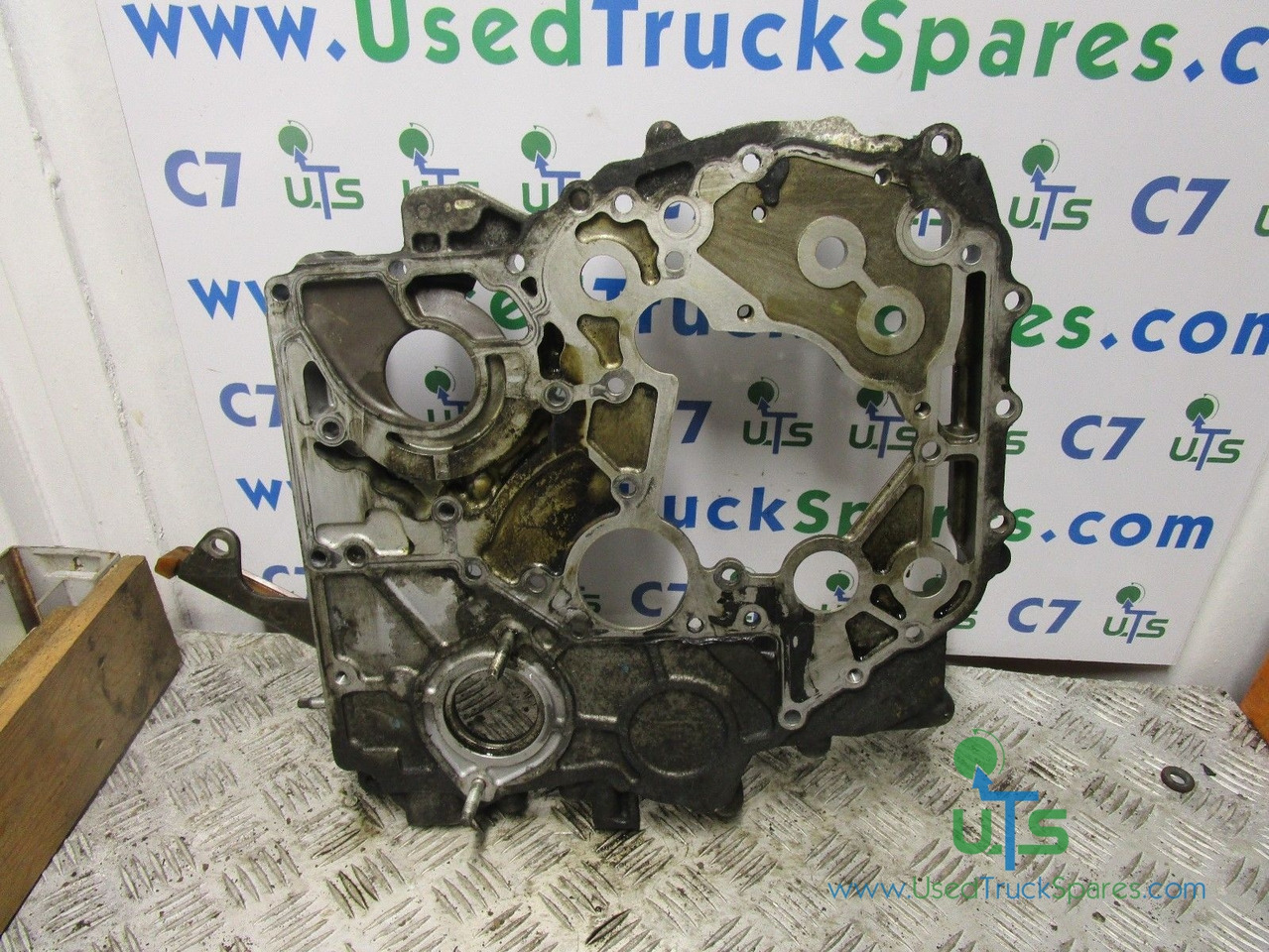 ISUZU NKR (4JJ1) INNER FRONT TIMING COVER - المحرك و قطع الغيار - شاحنة: صور 1 ISUZU NKR (4JJ1) INNER FRONT TIMING COVER - المحرك و قطع الغيار - شاحنة: صور 1