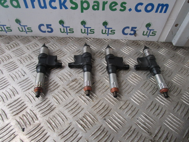 ISUZU NQR / N75 EURO 4 DENSO INJECTORS (4) P/NO 636302J00038 - نظام الوقود - شاحنة: صور 1 ISUZU NQR / N75 EURO 4 DENSO INJECTORS (4) P/NO 636302J00038 - نظام الوقود - شاحنة: صور 1