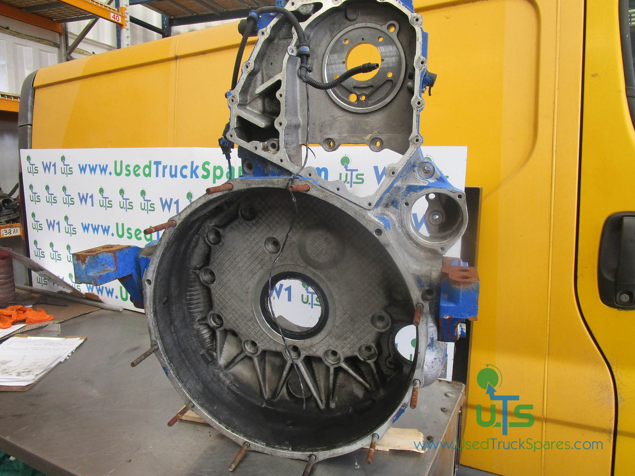 IVECO CURSOR 8 FLYWHEEL BELLHOUSING P/NO 99482255 - دولاب الموازنة - شاحنة: صور 2 IVECO CURSOR 8 FLYWHEEL BELLHOUSING P/NO 99482255 - دولاب الموازنة - شاحنة: صور 2