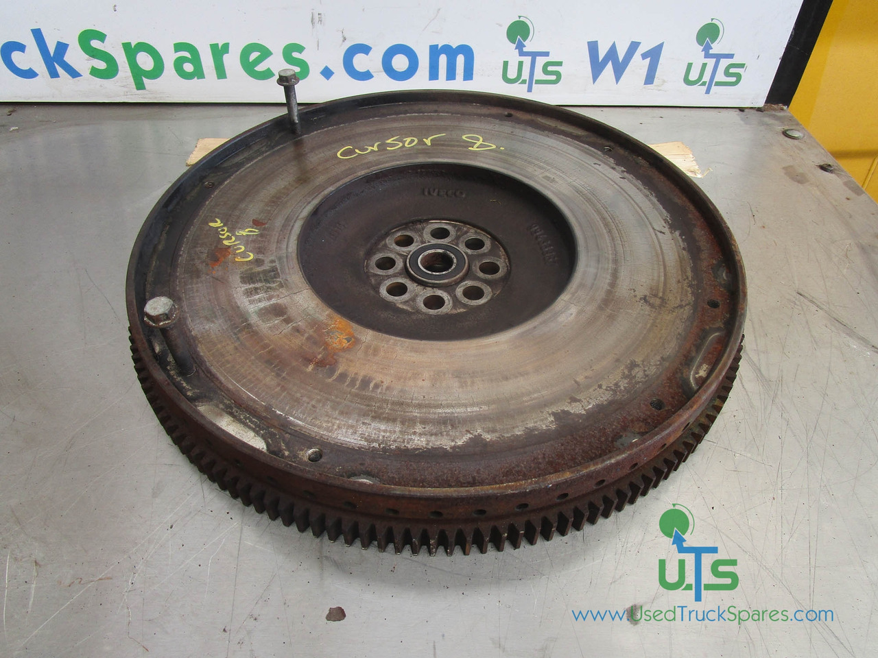 IVECO CURSOR 8 FLYWHEEL P/NO 99633961 - دولاب الموازنة - شاحنة: صور 1 IVECO CURSOR 8 FLYWHEEL P/NO 99633961 - دولاب الموازنة - شاحنة: صور 1