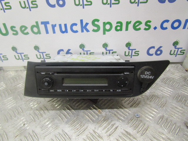MAN ‘BLAUPUNKT’ CD/RADIO 81.28101.6180 - الكابينة والداخلية - شاحنة: صور 1 MAN ‘BLAUPUNKT’ CD/RADIO 81.28101.6180 - الكابينة والداخلية - شاحنة: صور 1