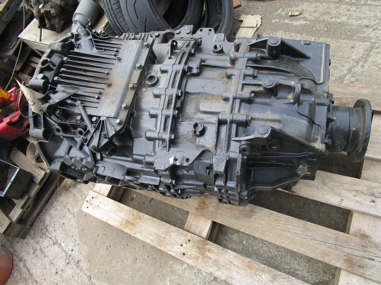 MAN ZF ASTRONIC GEARBOX TYPE 12AS2330TD - علبة التروس - شاحنة: صور 1 MAN ZF ASTRONIC GEARBOX TYPE 12AS2330TD - علبة التروس - شاحنة: صور 1