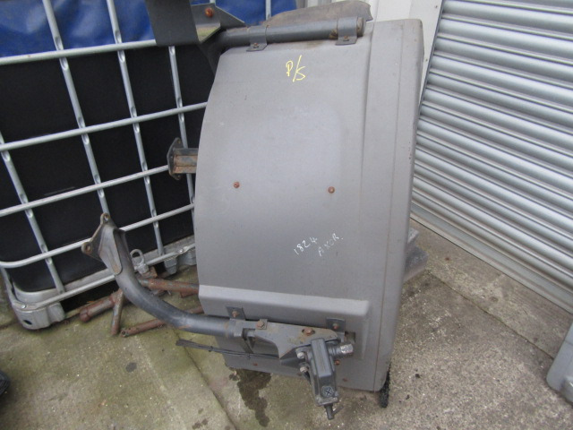 MERCEDES AXOR REAR CAB MUDGUARD & STAYS PASSENGER SIDE COMPLETE - هيكل السيارة الخارجية - شاحنة: صور 2 MERCEDES AXOR REAR CAB MUDGUARD & STAYS PASSENGER SIDE COMPLETE - هيكل السيارة الخارجية - شاحنة: صور 2