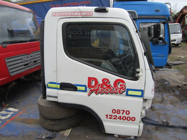 MITSUBISHI FUSO 7C15/18 CAB 2013 - الكبائن - شاحنة: صور 3 MITSUBISHI FUSO 7C15/18 CAB 2013 - الكبائن - شاحنة: صور 3
