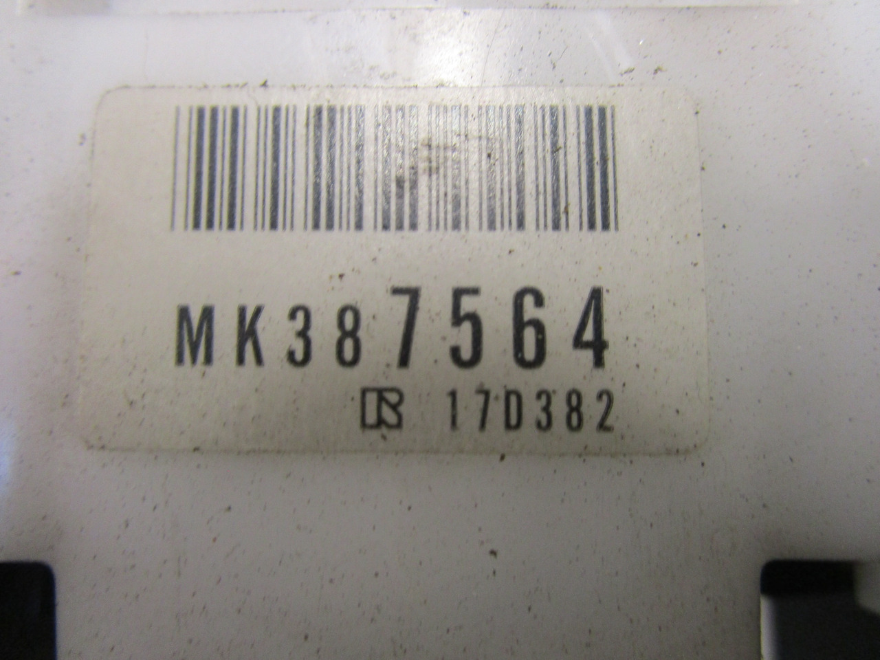 MITSUBISHI FUSO INDICATOR/WIPER STALK P/NO MK387564 - الكابينة والداخلية - شاحنة: صور 2 MITSUBISHI FUSO INDICATOR/WIPER STALK P/NO MK387564 - الكابينة والداخلية - شاحنة: صور 2