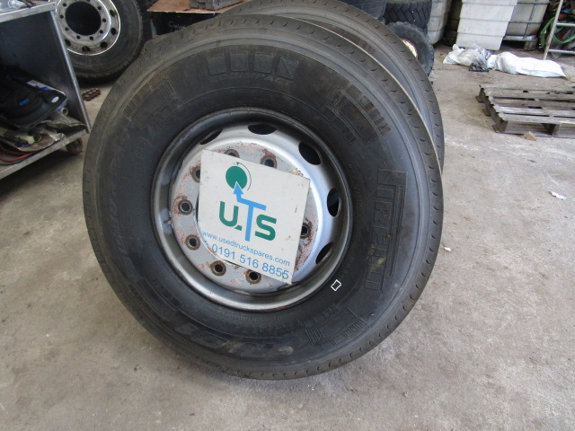 PIRELLI 315/80/22.5 FRONT 2022 ALMOST NEW ONLY 1000KM COMPLETE ON RIMS - الإطارات - شاحنة: صور 1 PIRELLI 315/80/22.5 FRONT 2022 ALMOST NEW ONLY 1000KM COMPLETE ON RIMS - الإطارات - شاحنة: صور 1