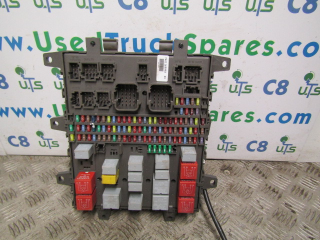 RENAULT MIDLUM DXI FUSEBOARD P/NO 518849401 - النظام الكهربائي - شاحنة: صور 1 RENAULT MIDLUM DXI FUSEBOARD P/NO 518849401 - النظام الكهربائي - شاحنة: صور 1