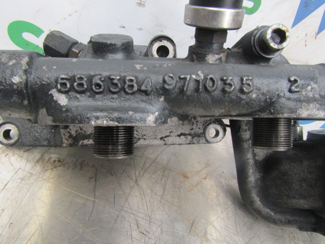 RENAULT PREMIUM 400 OIL FILTER HOUSING P/NO 686384/971036 - المحرك و قطع الغيار - شاحنة: صور 2 RENAULT PREMIUM 400 OIL FILTER HOUSING P/NO 686384/971036 - المحرك و قطع الغيار - شاحنة: صور 2