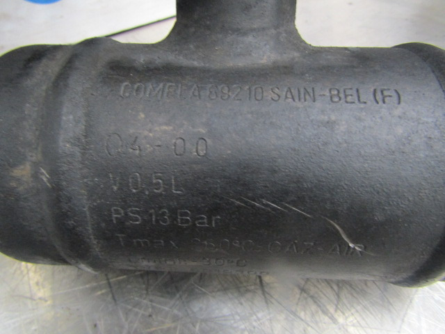 RENAULT PREMIUM COMPRESSOR PIPE & CHAMBER TYPE 5010300526 - المحرك و قطع الغيار - شاحنة: صور 3 RENAULT PREMIUM COMPRESSOR PIPE & CHAMBER TYPE 5010300526 - المحرك و قطع الغيار - شاحنة: صور 3
