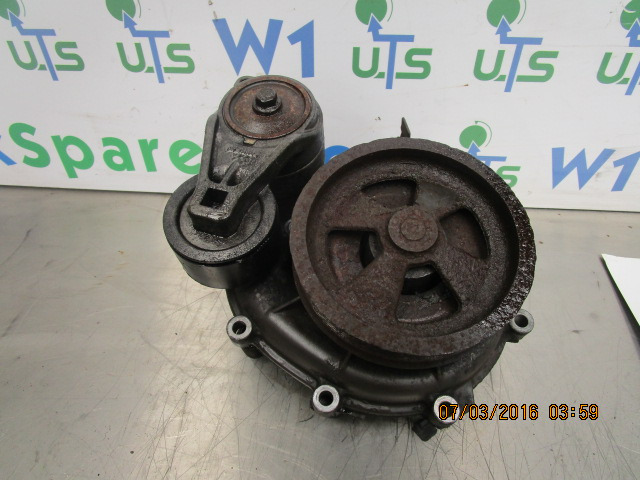 SCANIA 124 420 DC1203 WATER PUMP P/NO 1450153 - المحرك و قطع الغيار - شاحنة: صور 1 SCANIA 124 420 DC1203 WATER PUMP P/NO 1450153 - المحرك و قطع الغيار - شاحنة: صور 1