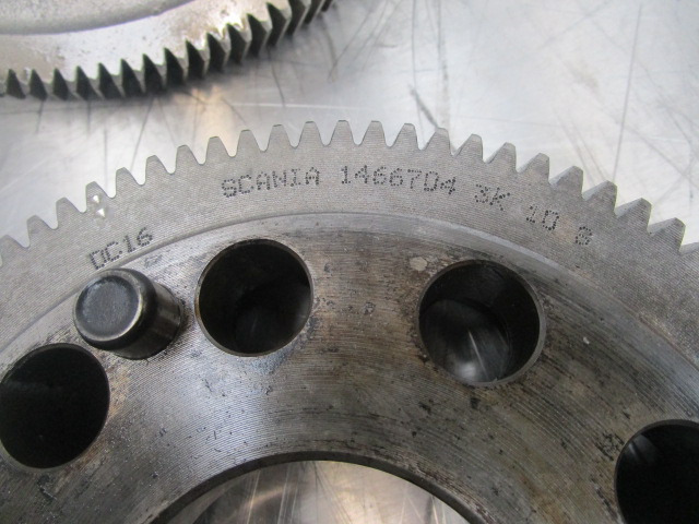 SCANIA 124 420 FRONT TIMING GEARS P/NO 1398294/1466704 - المحرك و قطع الغيار - شاحنة: صور 3 SCANIA 124 420 FRONT TIMING GEARS P/NO 1398294/1466704 - المحرك و قطع الغيار - شاحنة: صور 3