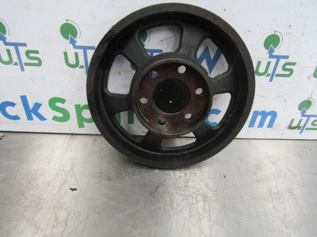 SCANIA 144/164 V8 CRANKSHAFT PULLY P/NO 1411716 - المحرك و قطع الغيار - شاحنة: صور 2 SCANIA 144/164 V8 CRANKSHAFT PULLY P/NO 1411716 - المحرك و قطع الغيار - شاحنة: صور 2