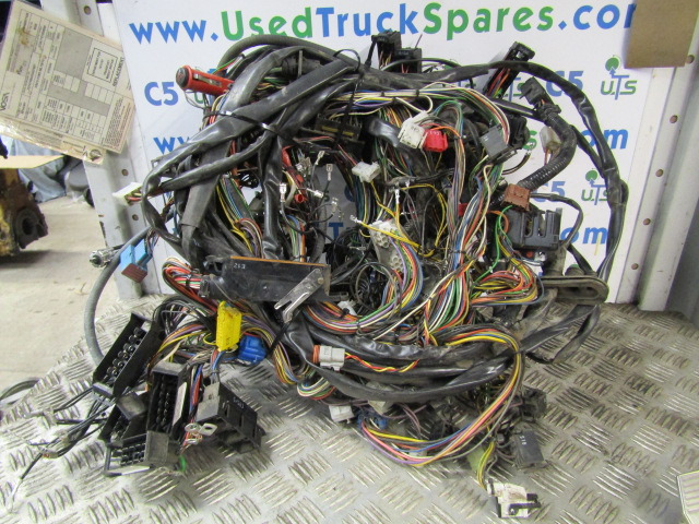 SCANIA P94 COMPLETE CAB HARNESS - الكابينة والداخلية - شاحنة: صور 1 SCANIA P94 COMPLETE CAB HARNESS - الكابينة والداخلية - شاحنة: صور 1