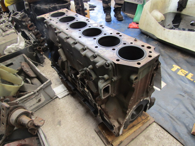 VOLVO D9A STD BLOCK - المحرك و قطع الغيار - شاحنة: صور 2 VOLVO D9A STD BLOCK - المحرك و قطع الغيار - شاحنة: صور 2