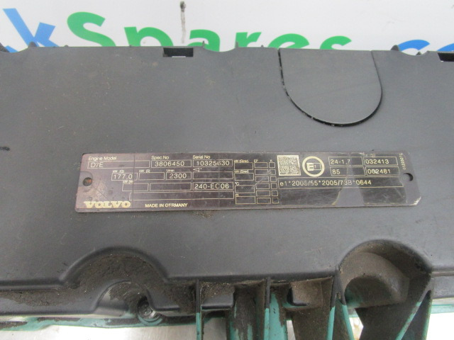 VOLVO FE 240 / 280 D7E CYLINDER HEAD COMPLETE - المحرك و قطع الغيار - شاحنة: صور 3 VOLVO FE 240 / 280 D7E CYLINDER HEAD COMPLETE - المحرك و قطع الغيار - شاحنة: صور 3