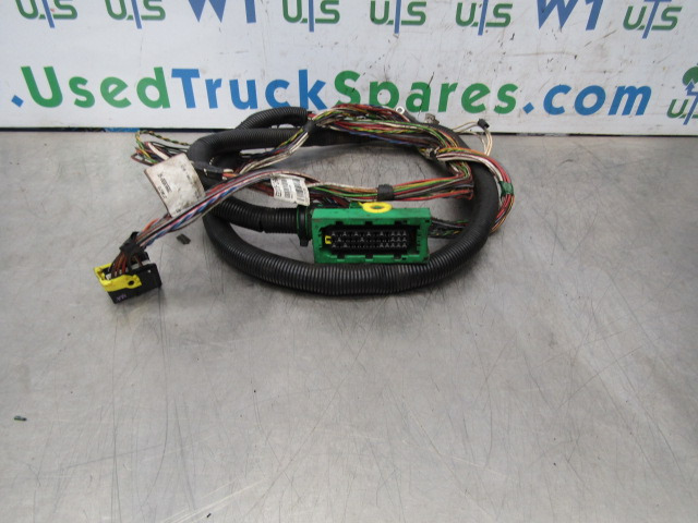 VOLVO FH13A ECU / FUSEBOARD HARNESS P/NO 20969699 / 02 - كتلة التحكم - شاحنة: صور 1 VOLVO FH13A ECU / FUSEBOARD HARNESS P/NO 20969699 / 02 - كتلة التحكم - شاحنة: صور 1