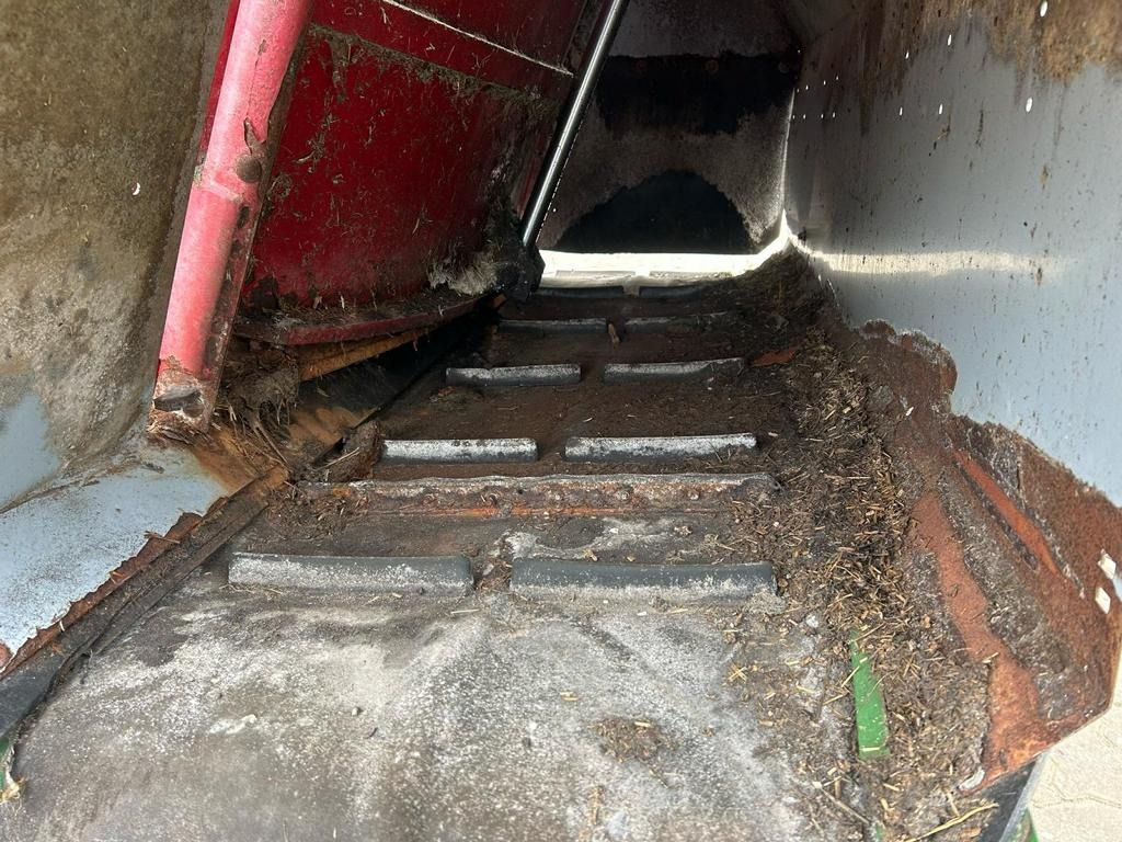 BVL V-MIX PLUS 13-1S - آلة خلط وتوزيع الأعلاف: صور 2 BVL V-MIX PLUS 13-1S - آلة خلط وتوزيع الأعلاف: صور 2