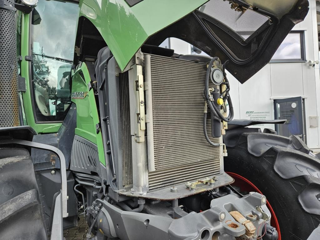Fendt 824 Vario ProfiPlus - جرار: صور 3 Fendt 824 Vario ProfiPlus - جرار: صور 3