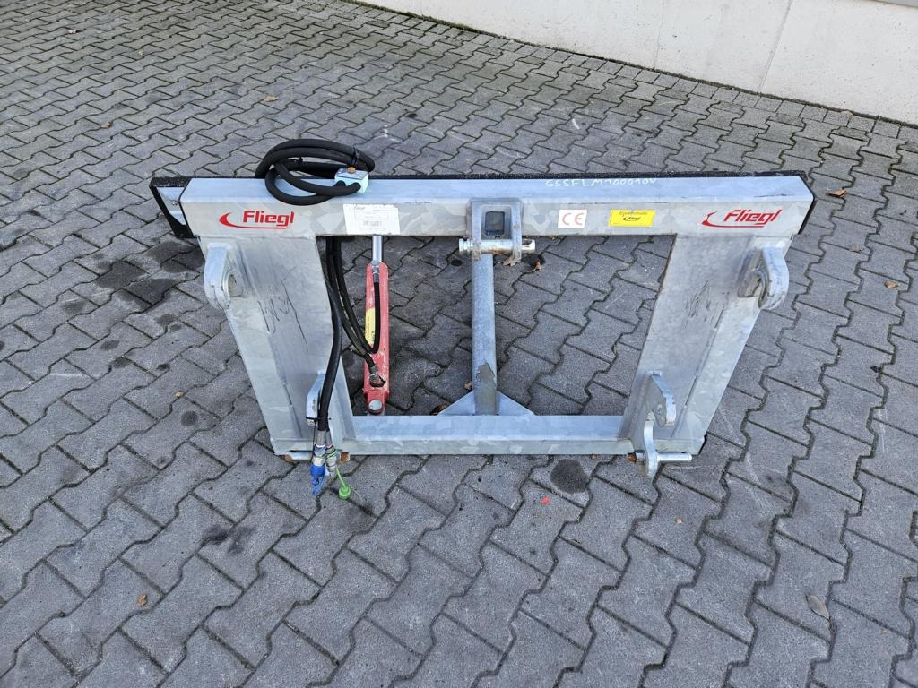Fliegl Gummi-Schiebeschild - لوادر وحفارات أمامية: صور 3 Fliegl Gummi-Schiebeschild - لوادر وحفارات أمامية: صور 3