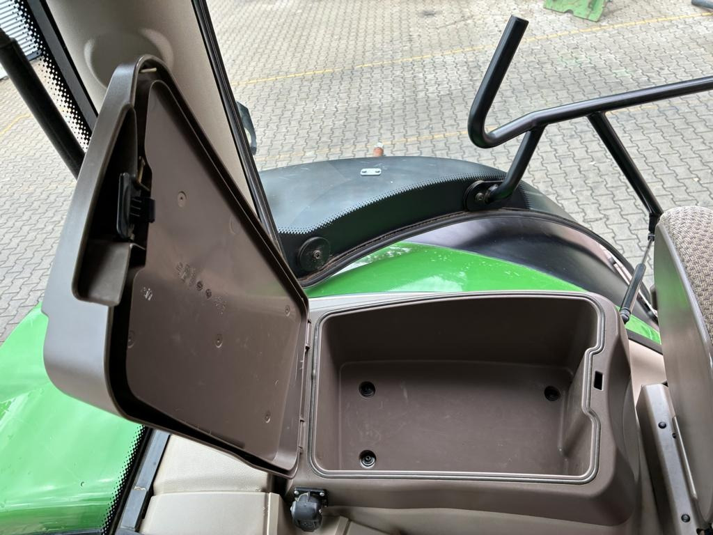 John Deere 6215R - جرار: صور 3 John Deere 6215R - جرار: صور 3