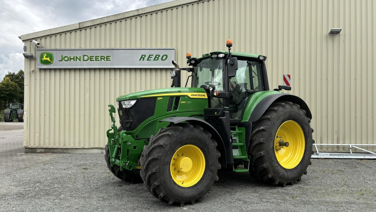 John Deere 6M240 - جرار: صور 1 John Deere 6M240 - جرار: صور 1