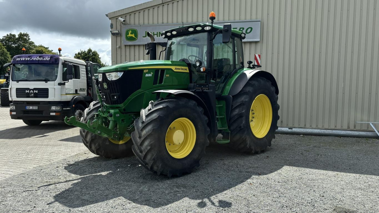 John Deere 6R195 - جرار: صور 1 John Deere 6R195 - جرار: صور 1