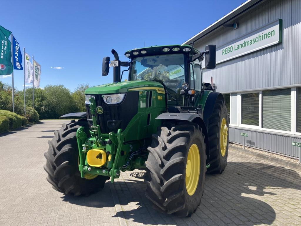 John Deere 6R215 - جرار: صور 1 John Deere 6R215 - جرار: صور 1