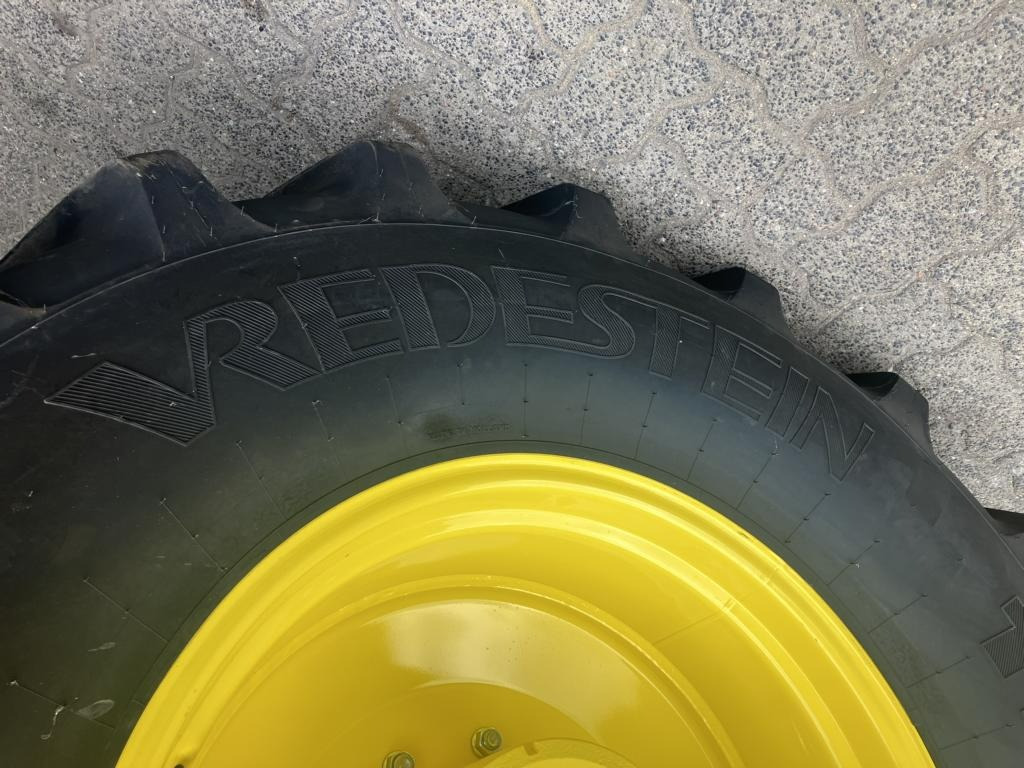 John Deere 6R215 - جرار: صور 3 John Deere 6R215 - جرار: صور 3
