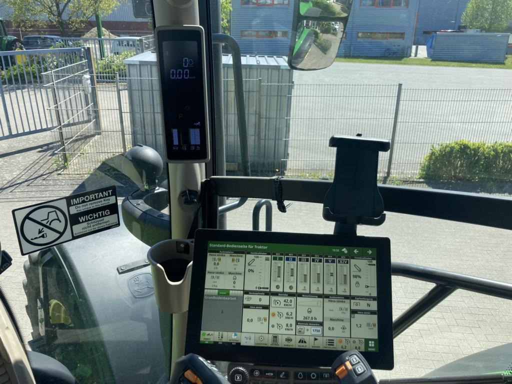 John Deere 6R215 - جرار: صور 3 John Deere 6R215 - جرار: صور 3