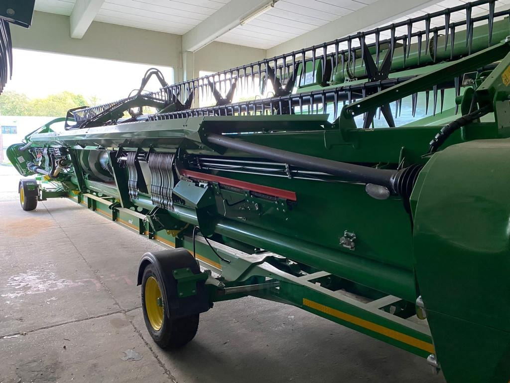 John Deere 740 PREMIUM FLOW - 12,20 M - حصادة شاملة - الرأس: صور 5 John Deere 740 PREMIUM FLOW - 12,20 M - حصادة شاملة - الرأس: صور 5
