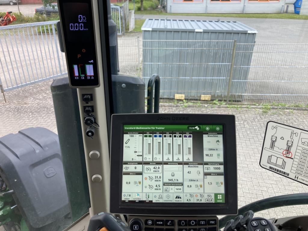 John Deere TRAKTOR 8RX370 - جرار: صور 4 John Deere TRAKTOR 8RX370 - جرار: صور 4