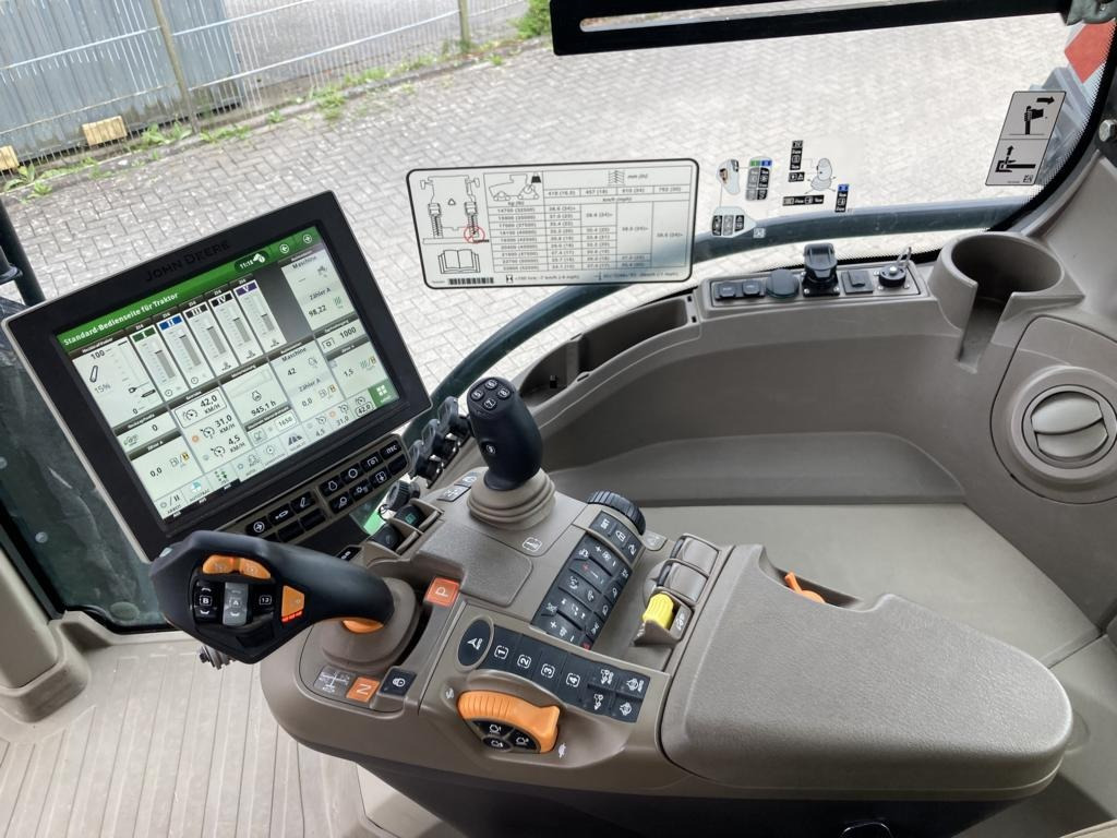 John Deere TRAKTOR 8RX370 - جرار: صور 5 John Deere TRAKTOR 8RX370 - جرار: صور 5