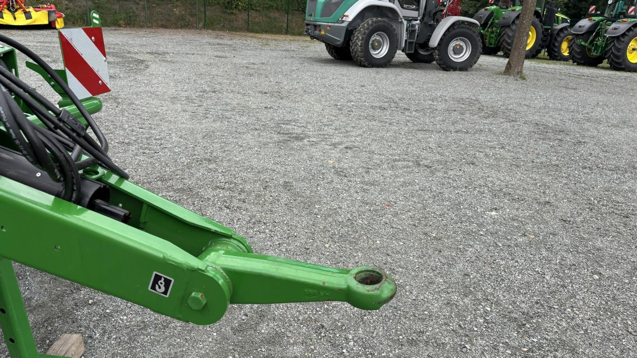 John Deere V461M - PAKET FÜR RUNDBALLENPR - معدة تغليف البالات: صور 2 John Deere V461M - PAKET FÜR RUNDBALLENPR - معدة تغليف البالات: صور 2