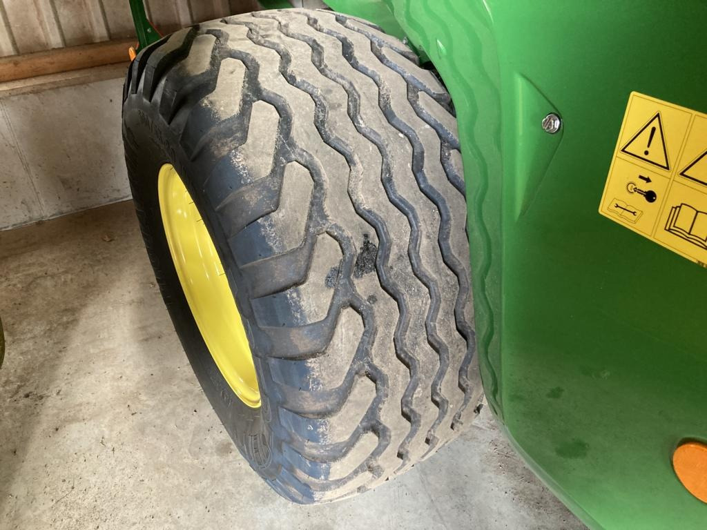 John Deere V461M - معدة تغليف البالات: صور 3 John Deere V461M - معدة تغليف البالات: صور 3