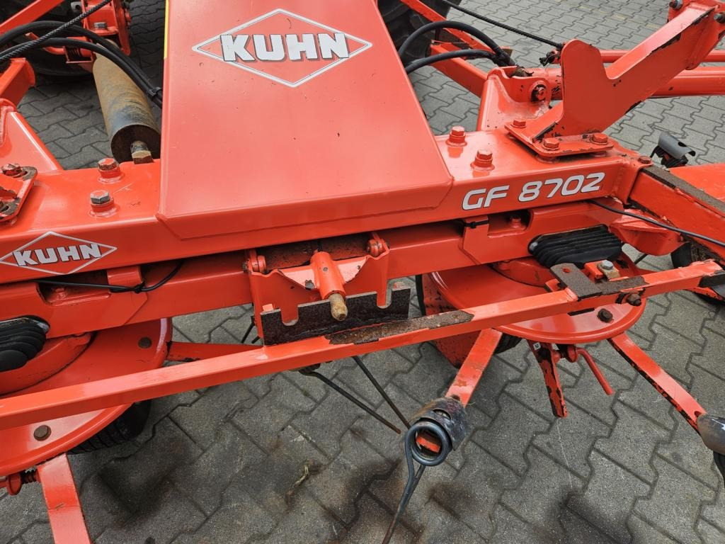 Kuhn GF 8702 - لمّامَة القش: صور 5 Kuhn GF 8702 - لمّامَة القش: صور 5