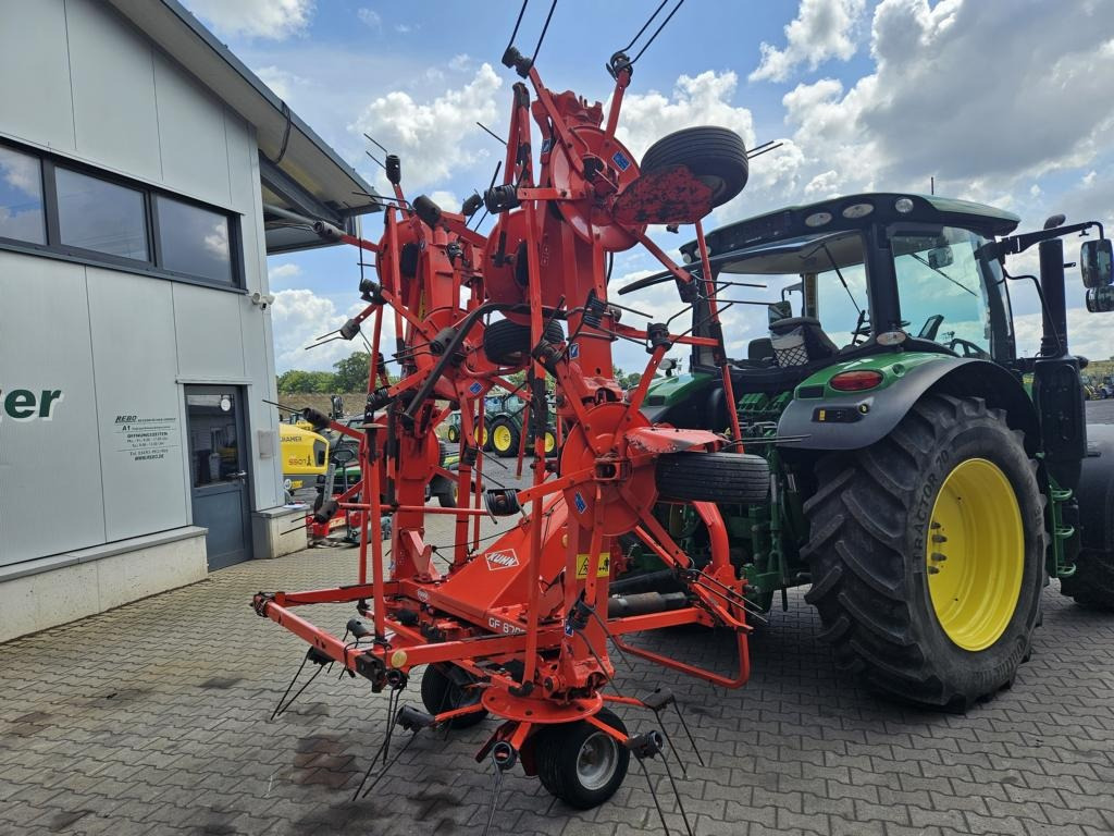 Kuhn GF 8702 - لمّامَة القش: صور 3 Kuhn GF 8702 - لمّامَة القش: صور 3
